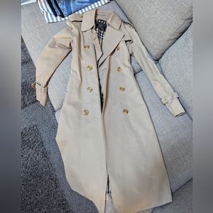 Vintage Burberry trench coat in beige